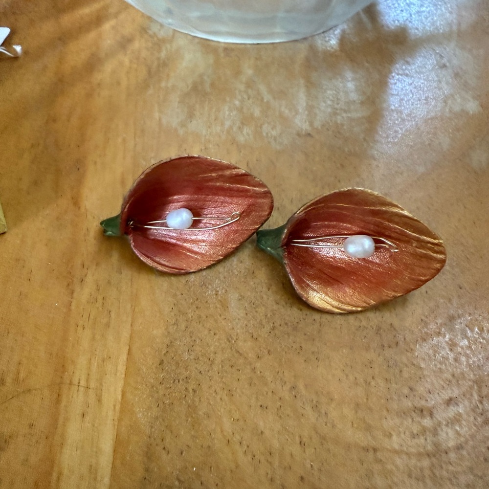 Vintage Copper-Tone Leaf Earrings with Pearl Accent
